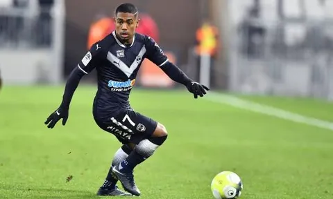 NÓNG: AS Roma vượt mặt Everton vụ "Ronaldinho đệ nhị"