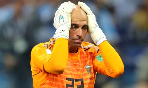 NÓNG: Các cầu thủ Argentina suýt đánh nhau trong phòng thay đồ