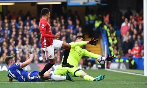 Nóng: Chiến M.U, Chelsea mất trụ cột trước giờ G