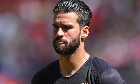 NÓNG: Chốt giá kỷ lục, Alisson Becker chờ kiểm tra y tế ở Liverpool