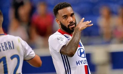 NÓNG! Chủ tịch Lyon xác nhận Arsenal sắp có Lacazette