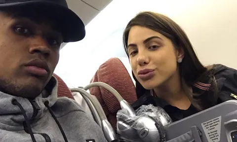 NÓNG: Douglas Costa sang Juve kiểm tra y tế