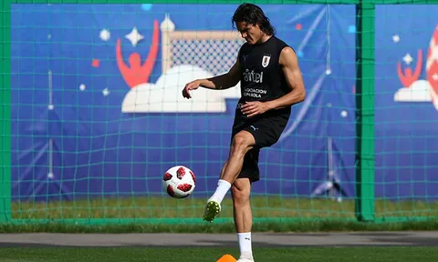 NÓNG! HLV Tabarez cập nhật tình hình chấn thương của Cavani