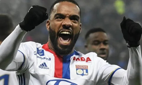 NÓNG: Lacazette kiểm tra y tế, sắp ra mắt Arsenal