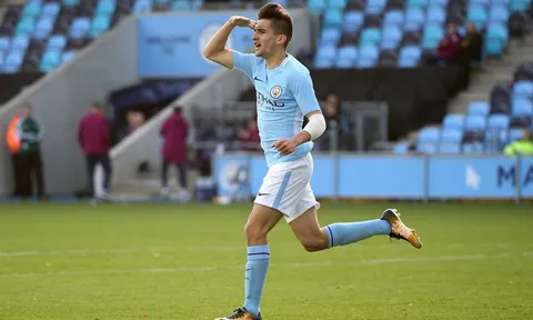 NÓNG: Man City đối mặt nguy cơ 'có tiền mà không thể xài'