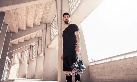 Messi ra "siêu phẩm mới" thách thức Neymar