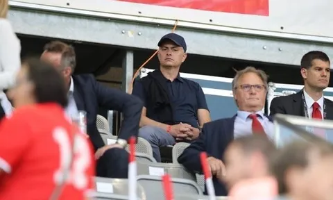 NÓNG: Mourinho trực tiếp ra tay, M.U chuẩn bị đón sao bự Ngoại hạng Anh