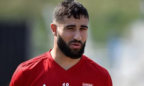 NÓNG: Nabil Fekir có mặt ở Manchester, nhưng để đàm phán với Liverpool