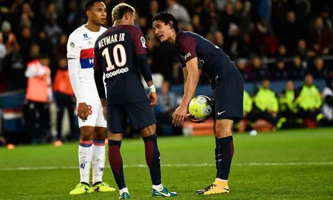 NÓNG: Neymar xác nhận mâu thuẫn với Cavani