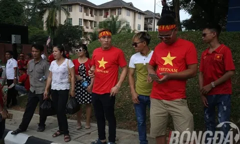 NÓNG: NHM Việt Nam ngơ ngác vì không thể mua vé xem trận đấu của tuyển nữ