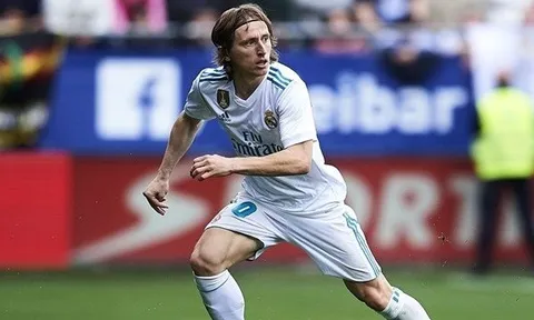 NÓNG: Ra giá không tưởng, Real sẵn sàng để Modric đến Inter