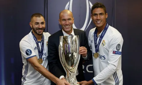 NÓNG: Real mang siêu đội hình đấu M.U, có cả Ronaldo
