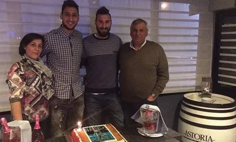 Nóng: Xin AC Milan tha thứ, cha Donnarumma vào cuộc