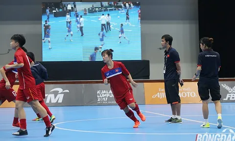 Nữ Futsal Việt Nam được nghe nhạc Sơn Tùng M-TP trước đại chiến Thái Lan