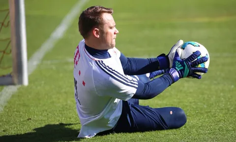 Nuốt trọn giáo án, Manuel Neuer sắp trở lại