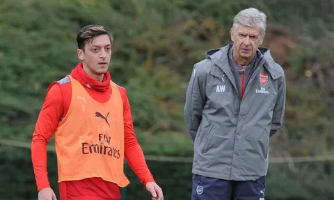Chuyển động Arsenal: Wenger đi, Oezil cũng nối gót