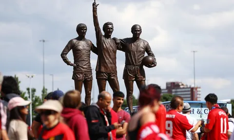 Old Trafford đã trở về với tên gọi ‘Nhà hát của những giấc mơ’
