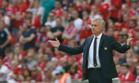CẢNH BÁO Premier League: Jose Mourinho đang 'bùng cháy'