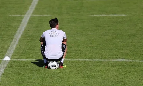 Mesut Oezil - Nạn nhân của sự bạc bẽo