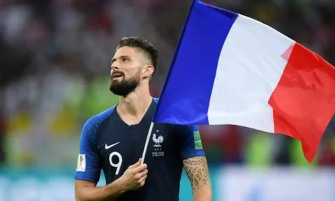 Ozil là nguyên nhân chính khiến Giroud quyết vô địch World Cup