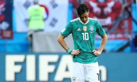 Ozil: "Thế giới của tôi đã bị đảo lộn"