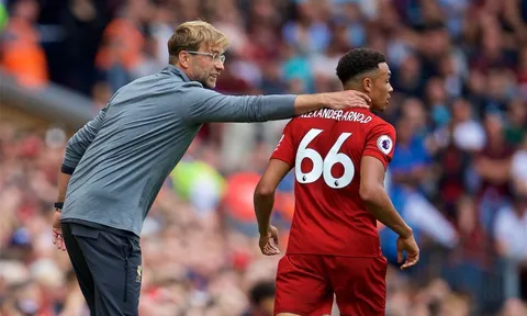 Chễm chệ ngôi đầu, fan Liverpool vẫn chỉ trích Klopp vì một quyết định
