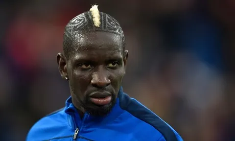 Palace muốn Liverpool giảm giá Sakho