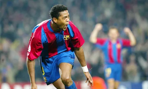 Patrick Kluivert: Huyền thoại mãi mãi của sân Camp Nou