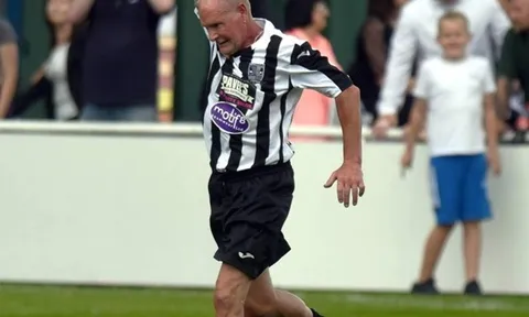 Paul Gascoigne tái hiện những năm tháng đỉnh cao ở trận đấu từ thiện