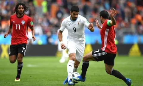 ‘Pele, Messi, Maradona cũng từng chơi tệ như Suarez thôi’