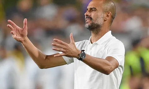 Guardiola giận điên với sếp lớn Man City