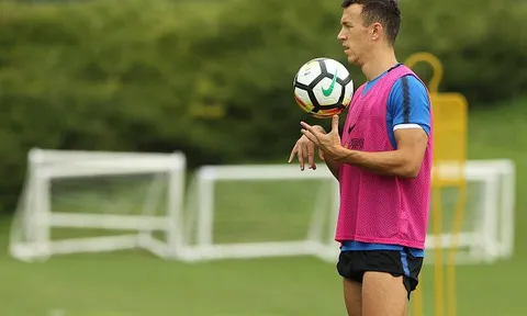 Perisic làm gì khi Man United có người mới?