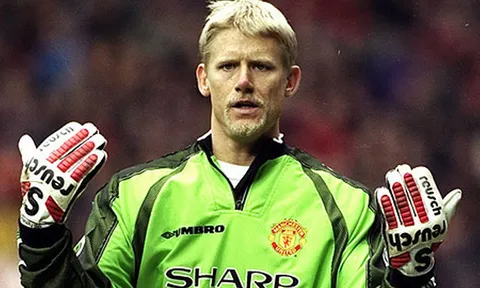 Peter Schmeichel: Gã hộ pháp bất khả chiến bại trước khung thành M.U