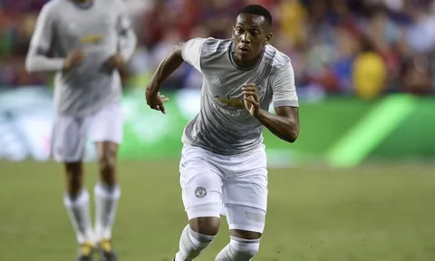 Pha bóng Anthony Martial sỉ nhục hậu vệ Valerenga
