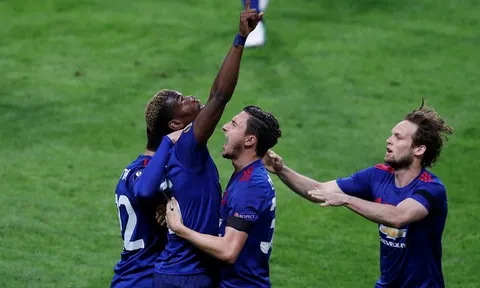 Pha lập công của Paul Pogba vs Ajax
