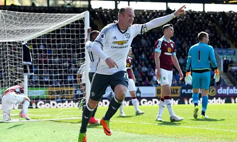 Pha lập công không thể dễ hơn của Wayne Rooney vào lưới Burnley
