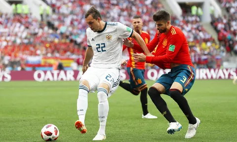 "Pique! Thật là một gã trung vệ ngu ngốc"