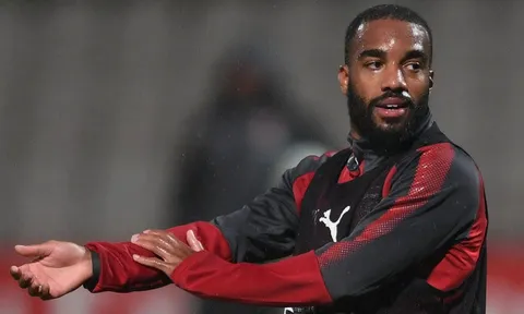 Pires: "Hãy kiên nhẫn với Lacazette"