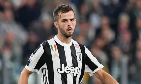 Pjanic úp mở tương lai, Pogba đã rất gần với Juve