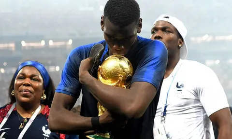 Paul Pogba giải thích lí do không nhuộm tóc ở World Cup 2018
