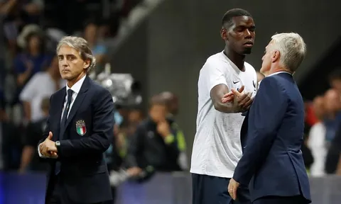 Pogba bị fan la ó, HLV Deschamps nói gì?