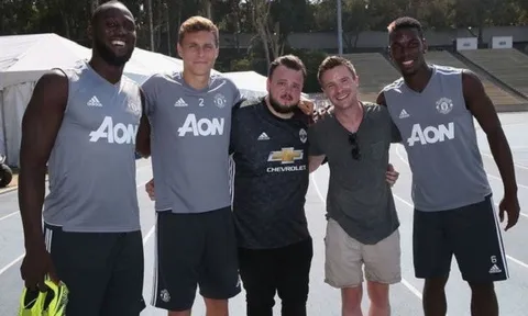 Pogba 'hoảng loạn' khi được gặp thần tượng