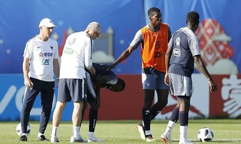Pogba lo lắng khi đồng đội đổ gục xuống sân trước đại chiến Argentina