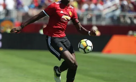 Mourinho ngầm tiết lộ Pogba sẽ thay Carrick đeo băng thủ quân