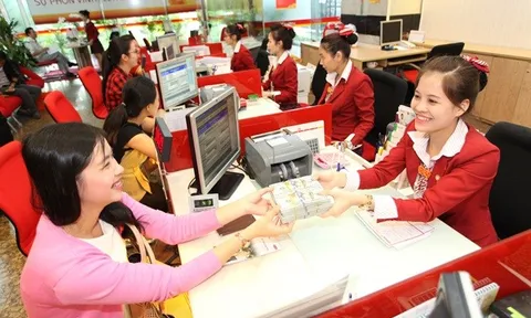 Ngân hàng hút khách gửi tiết kiệm bằng “độc chiêu”