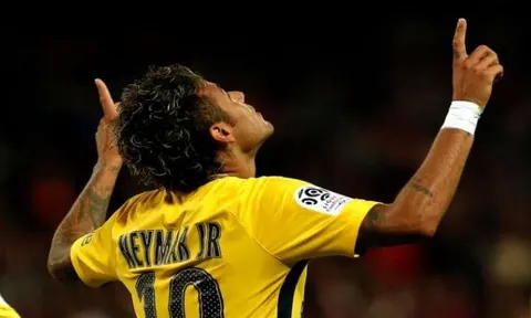 Đội nhà lụn bại, CĐV Barca đáp trả đầy thách thức