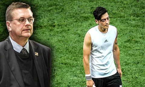 Quan chức Đức thừa nhận sai lầm trong scandal với Ozil