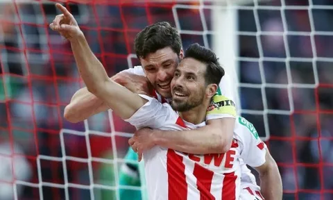 Quay ngược quá khứ 20 năm cùng huyền thoại Claudio Pizarro!