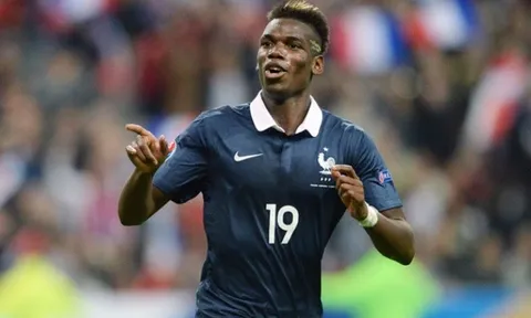Quyết chiến với Argentina, fan Man United cổ vũ Pogba cuồng nhiệt