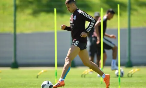 Quyết làm nên lịch sử, Chicharito học theo phong cách tập luyện của Ronaldo